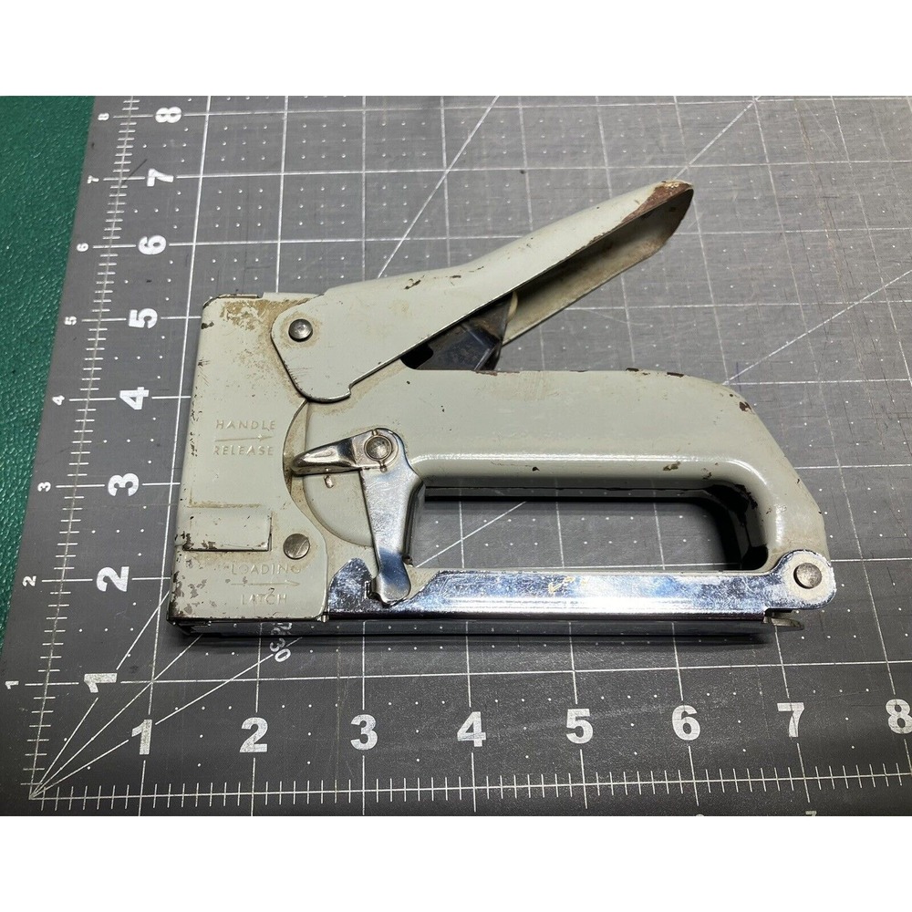 VTG SWINGLINE #101 TACKER STAPLER STAPLE GUN GRAY WORKS HEAVY DUTY INDUSTRIAL